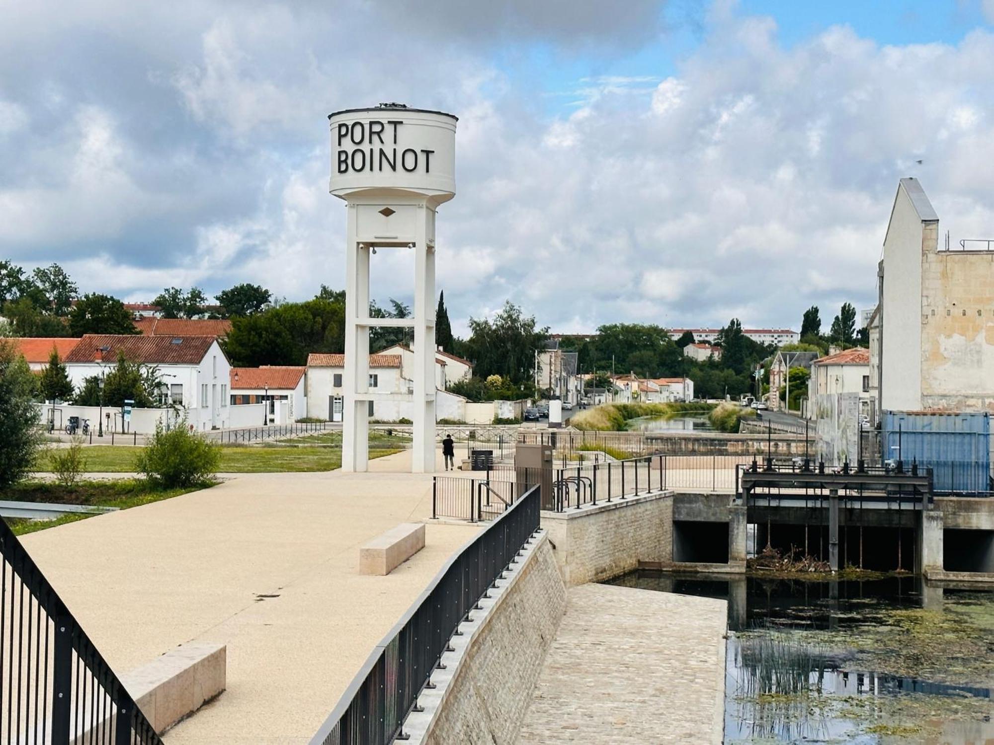 Le Petit Re, Hypercentre, Garage Prive, Terrasse Lejlighed Niort Eksteriør billede